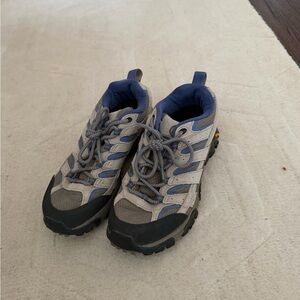 Women’s Merrell hiking boots
